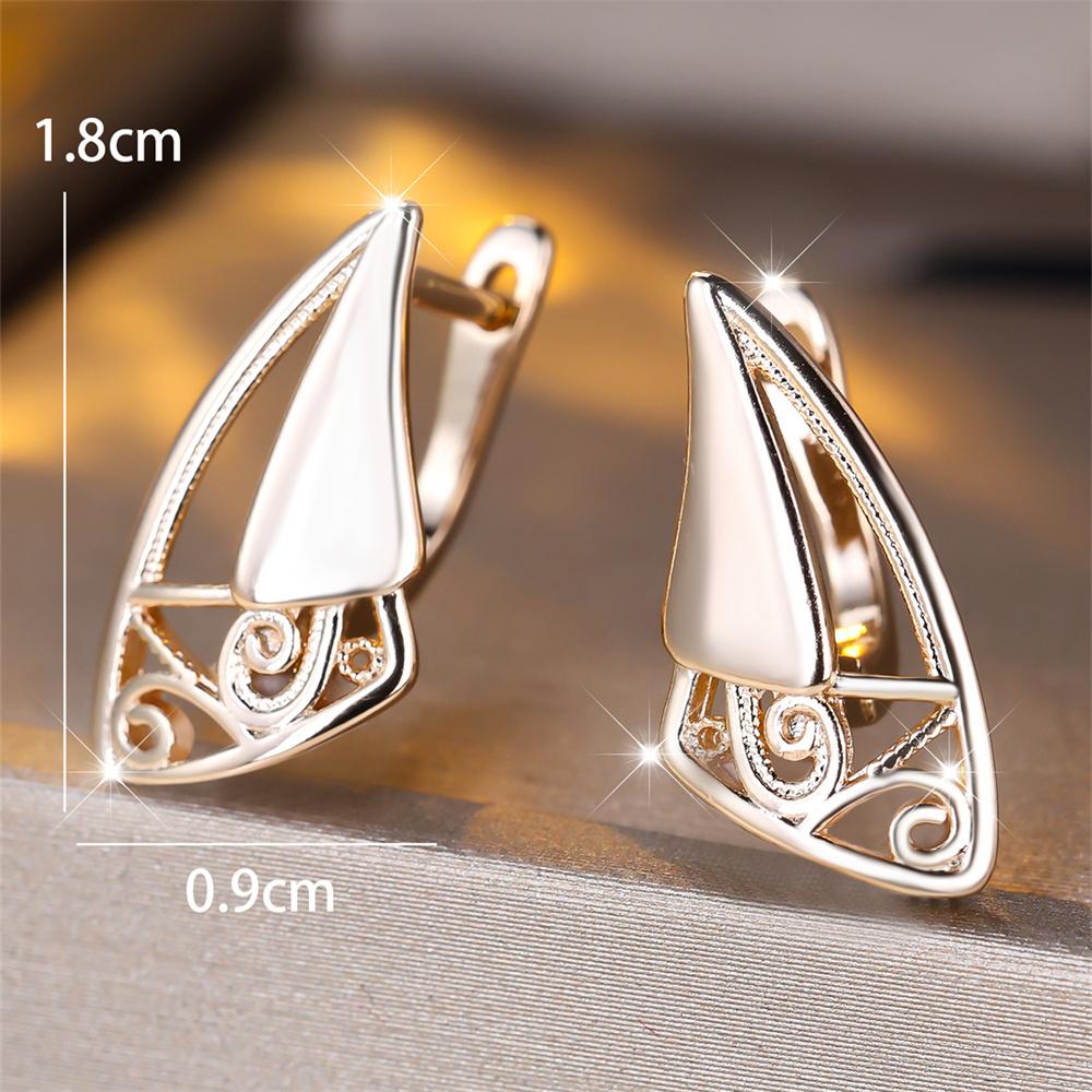 White Zircon Antique Hollow Trendy Hoop Earrings For Women Vintage Gold Color Ear Buckle Wedding Jewelry Engagement Party Gifts