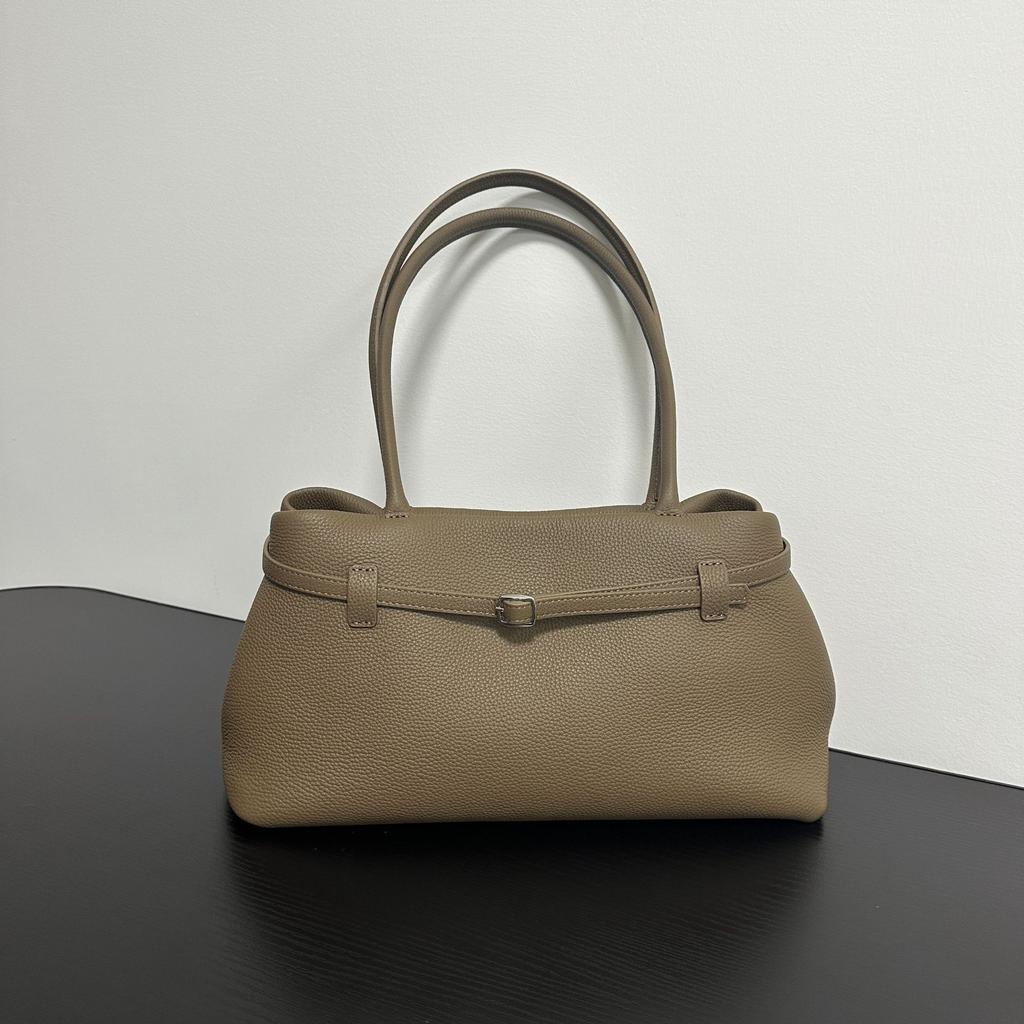 And New Style Minimalist Real Leather Shoulder Bag Leather Strap Buckle Breathable Underarm Large Capacity Handbag Single Shoulder Bag