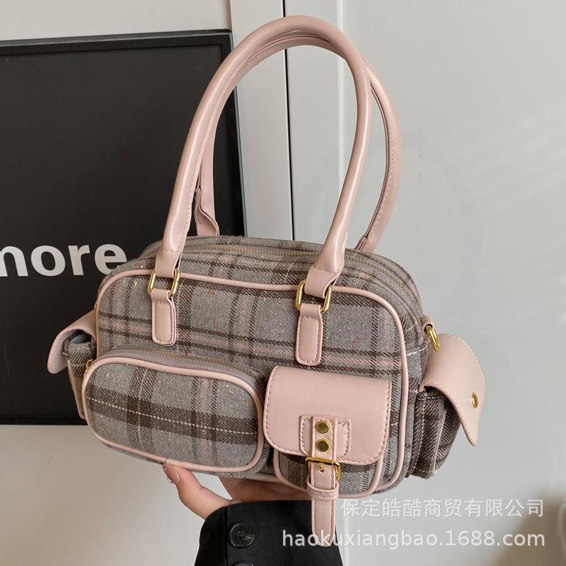 Premium texture bowling bag women's 2025 autumn and winter new trendy Boston handbag versatile commuter messenger bag