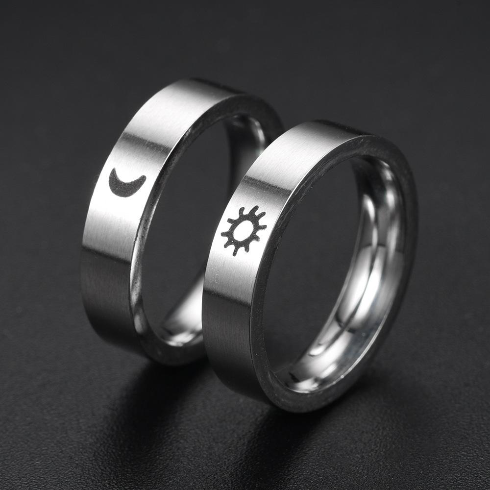 1Pc Fashion Titanium Steel Vintage Matte Sun and Moon Pattern Design Titanium Steel Ring