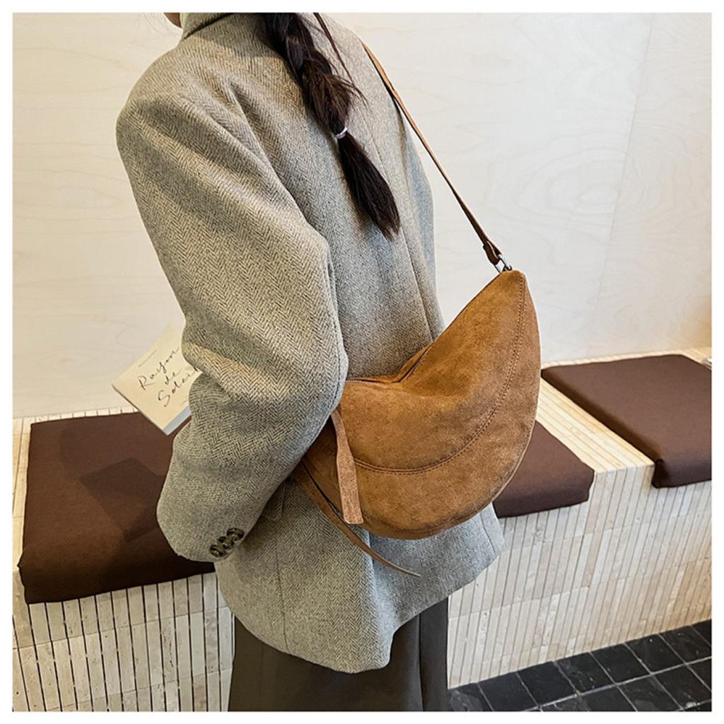 Dumpling Bag Women's Autumn New Niche Design Single Shoulder Bag Large Capacity Versatile Commuting Crossbody Bag