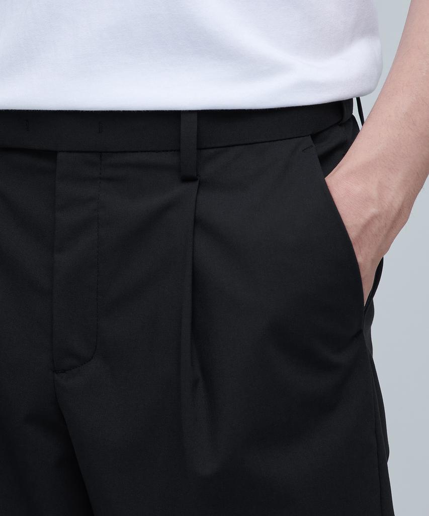 Musinsa Standard [Cooltandard] Hidden Elastic Waist Half Slacks [Black]