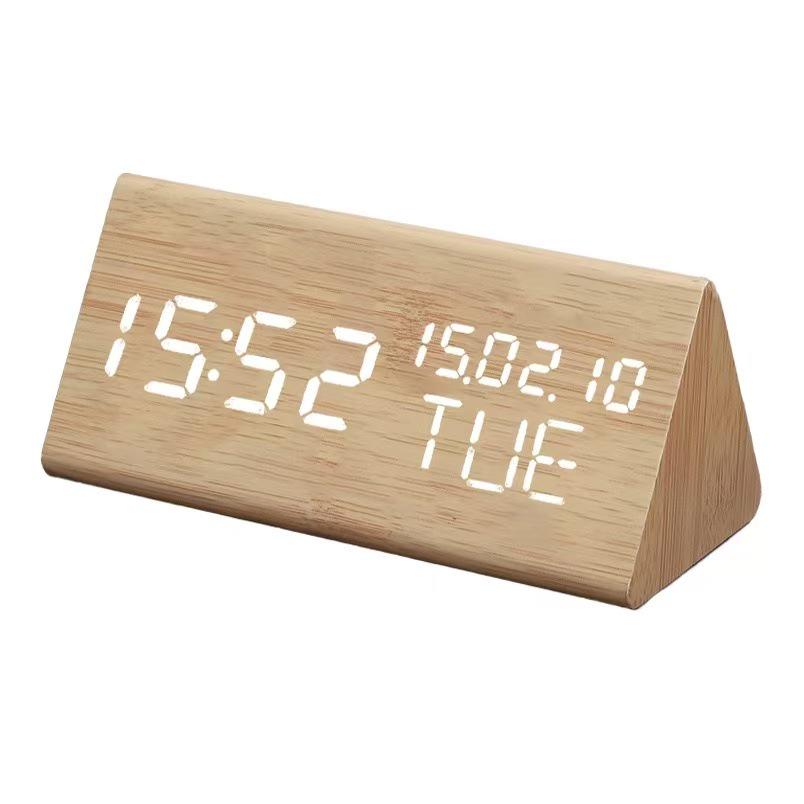 LED-Wecker aus Holz mit dreifacher Anzeige, geräuschlosen, leuchtenden Funktionen und Ewigem Kalender