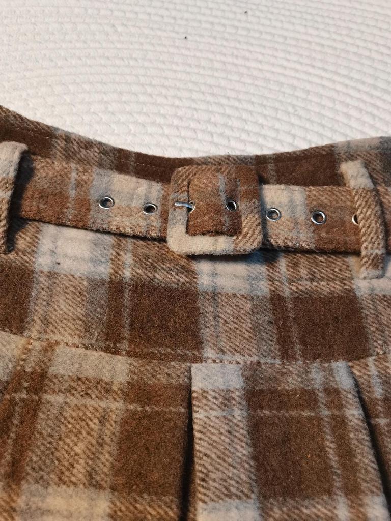 High-Waisted Plaid Woolen Pleated Skirt - Women's A-Line Autumn/Winter 2025 Academy Style