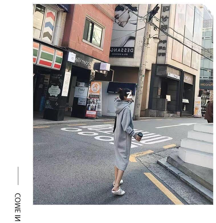 Women's Plus Velvet Sweatshirt Dress: Faux Two-Piece, Long Over-the-Knee, Hooded, Loose Fit, Plus Size, for Autumn and Winter.