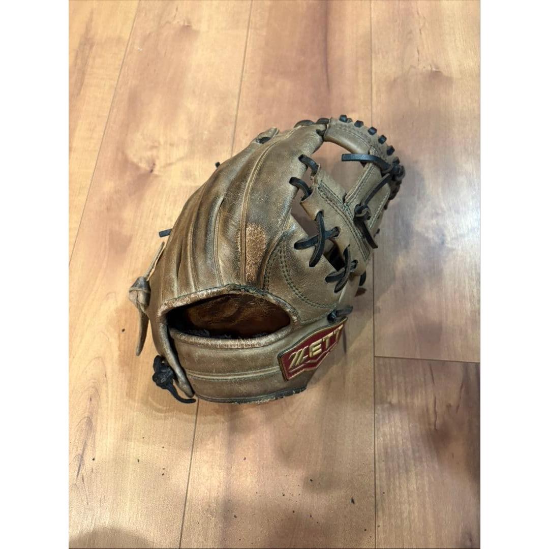 Used ZETT hardball baseball gloves