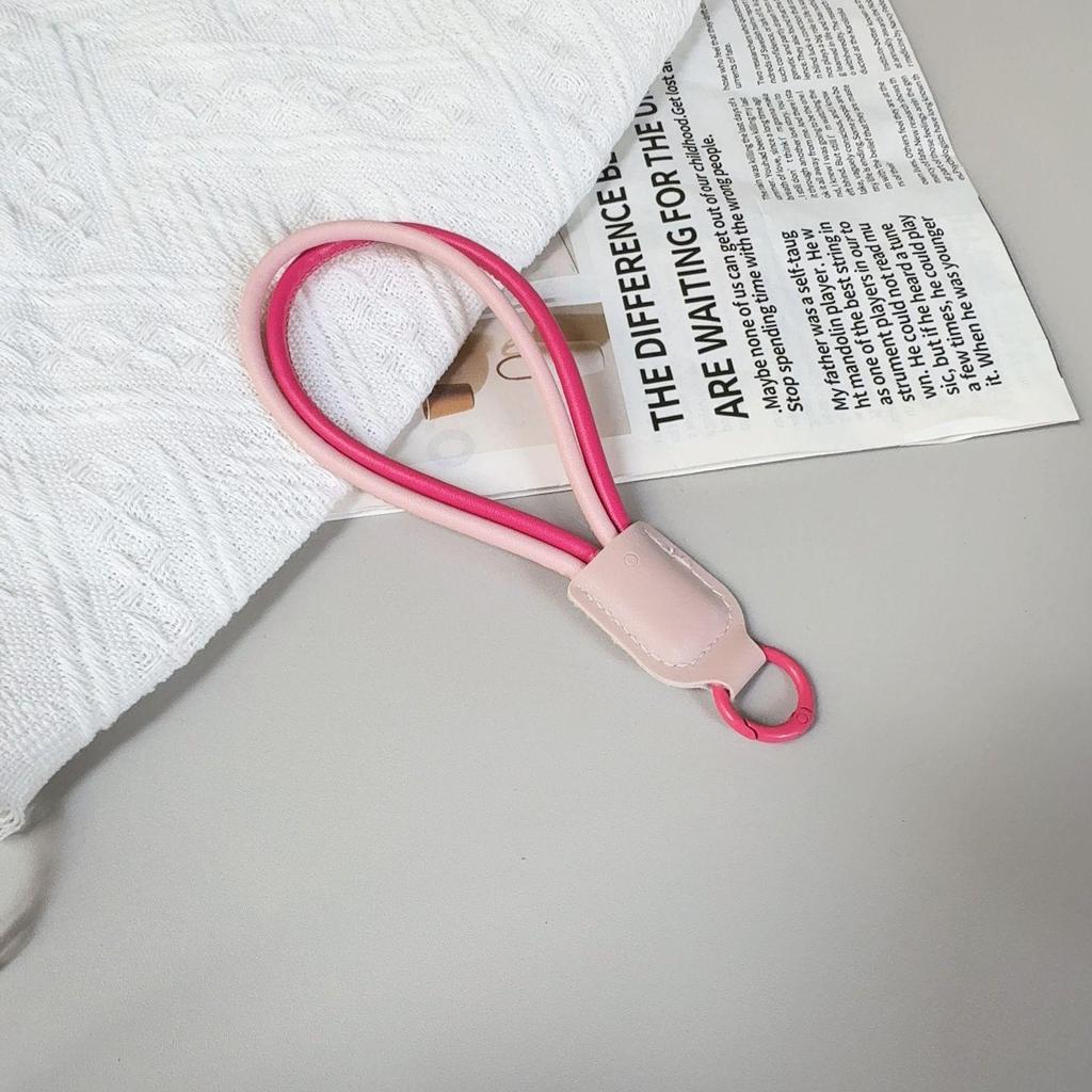 In-Stock Two-Tone PU Leather Short Lanyard for Phone Cases, Handbags, and Keychains – Stylish, Personalized, Versatile.