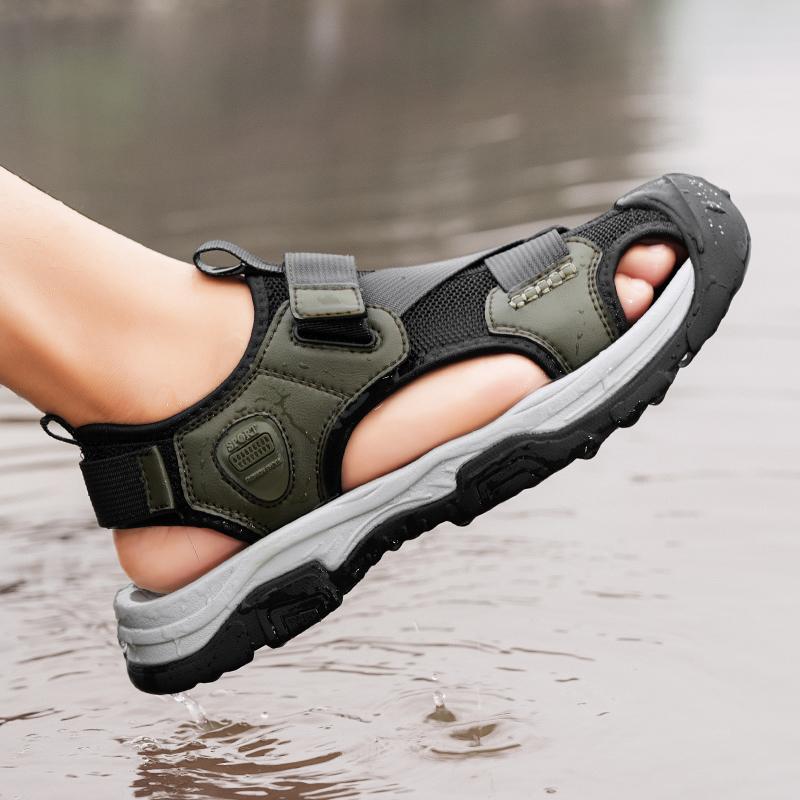 Fashion Sandals Men fashion Breathable Summer Shoes Man breathable Outdoor Men Sandals Antiskid Beach Sandals Collision Avoidance