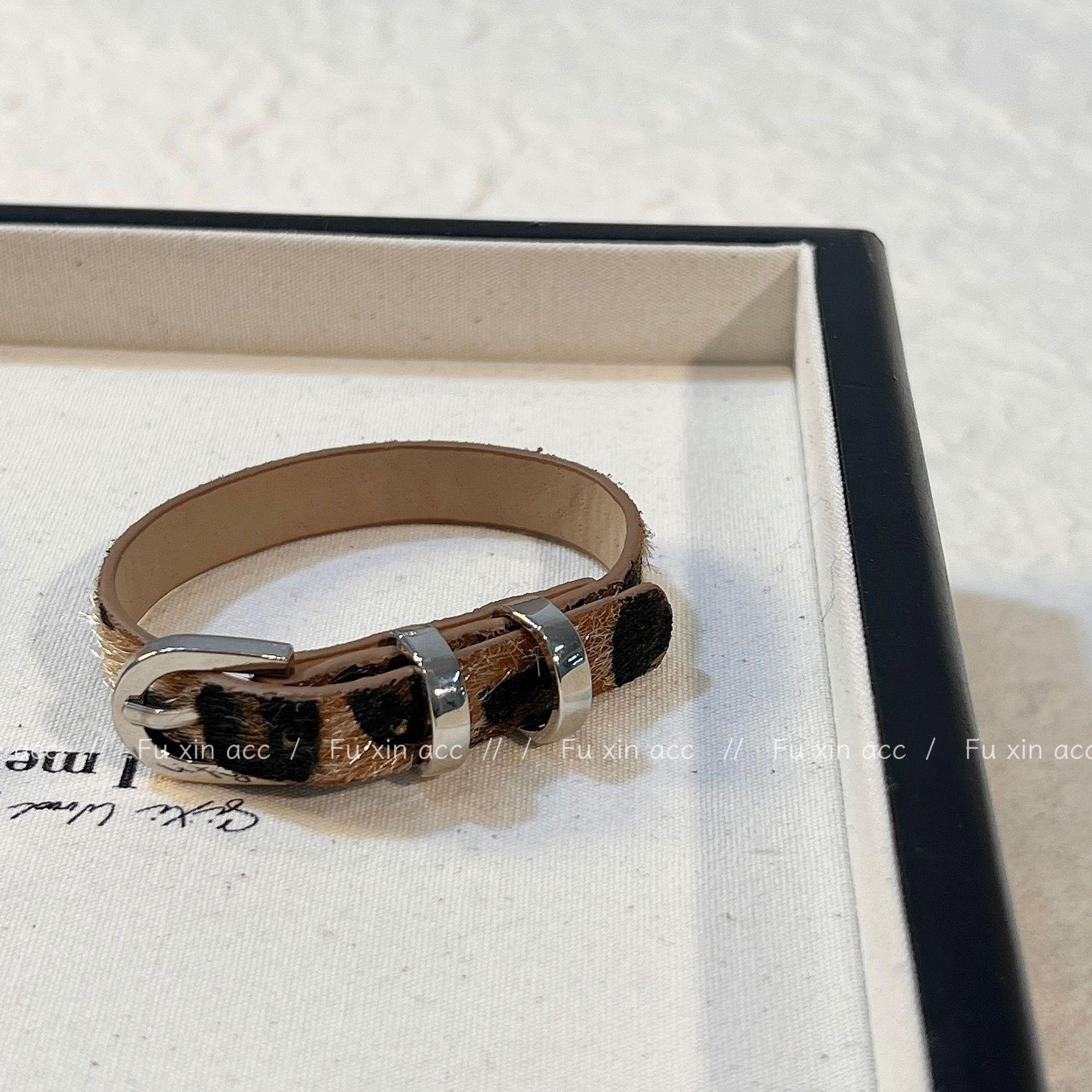 

Комплект из колье и браслета с леопардовым принтом: Шикарные, милые и универсальные модные аксессуары для женщин 10407S