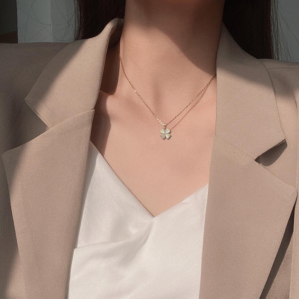 Single-petal Diamond-encrusted Four-leaf Flower Titanium Steel Necklace, Women's Model, Light Luxury Niche Fashion Multi-purpose Collarbone Chain
