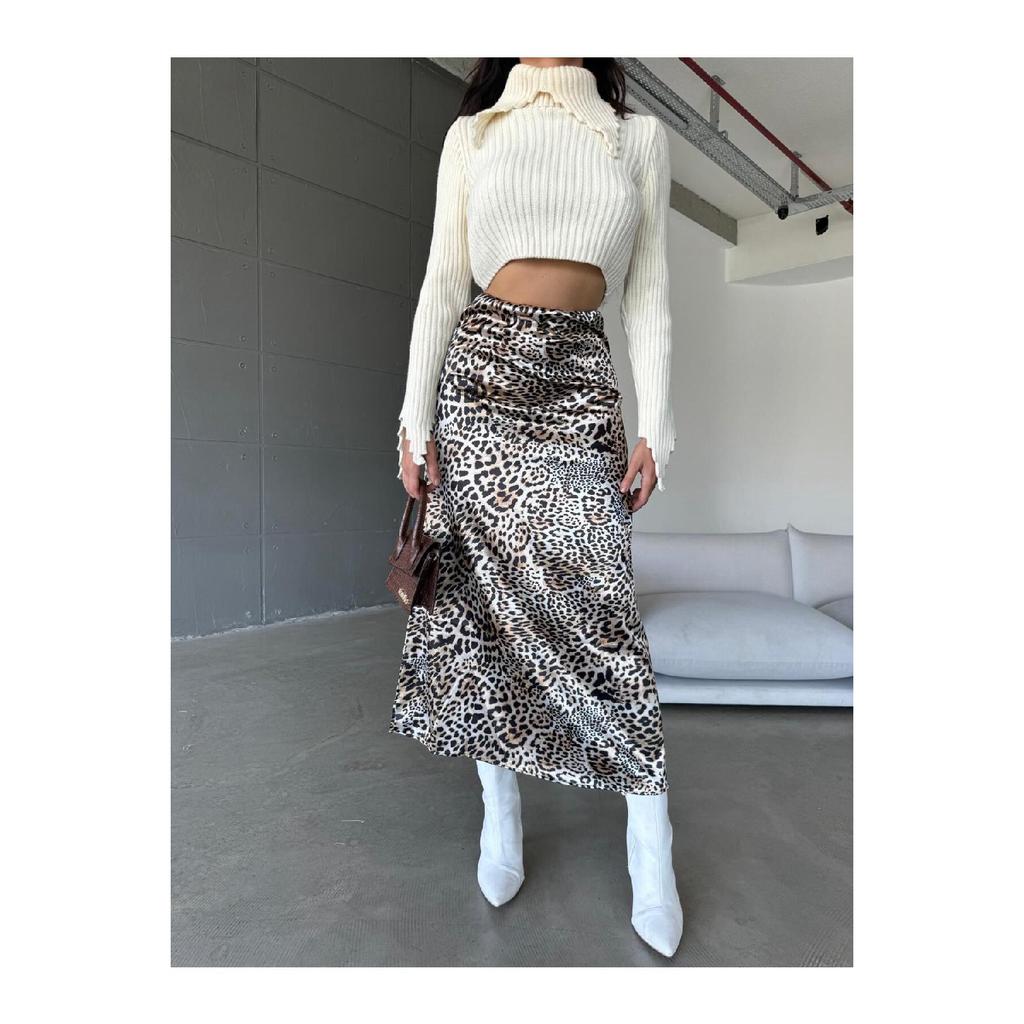 Women's Leopard Patterned Skirt