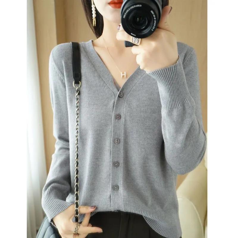 Spring and Autumn Knitted Cardigan Women's V-neck All-match Sweater Thin Short Outer Top Loose Long-sleeved Sweater Jacket