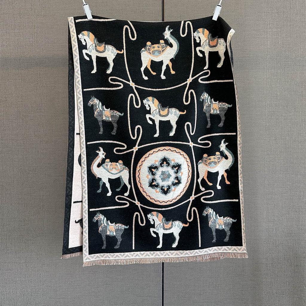 High-end animal jacquard scarf women's autumn new contrasting color warm neck protection scarf dual-purpose outer cover decorative shawl