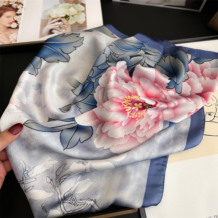 Verão NOVO 70X70cm Marca de Luxo Lenço Quadrado de Seda Mulheres Gravata Faixa de Cabelo Lenços Estampados Lenço Feminino Foulard Lenço Hijab Lenço de Mão