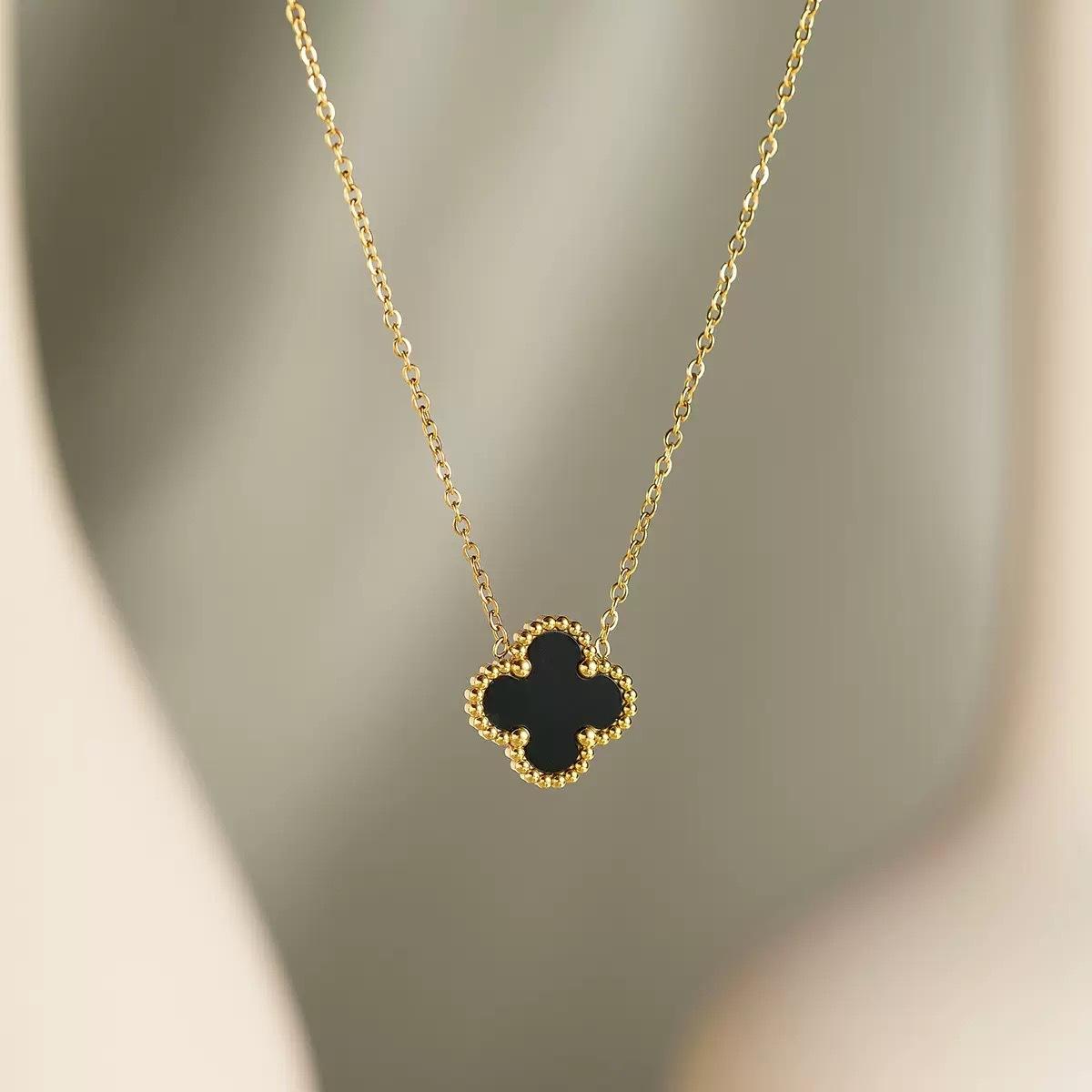 

Classic, fashionable, minimalist, exquisite, lucky clover necklace чёрный