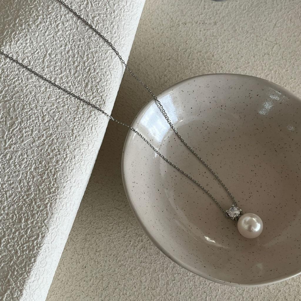 Giant Flash Love Broken Silver Pearl Necklace Summer White Temperament Neck Chain Light Luxury Niche Versatile High Sense Collarbone Chain Woman