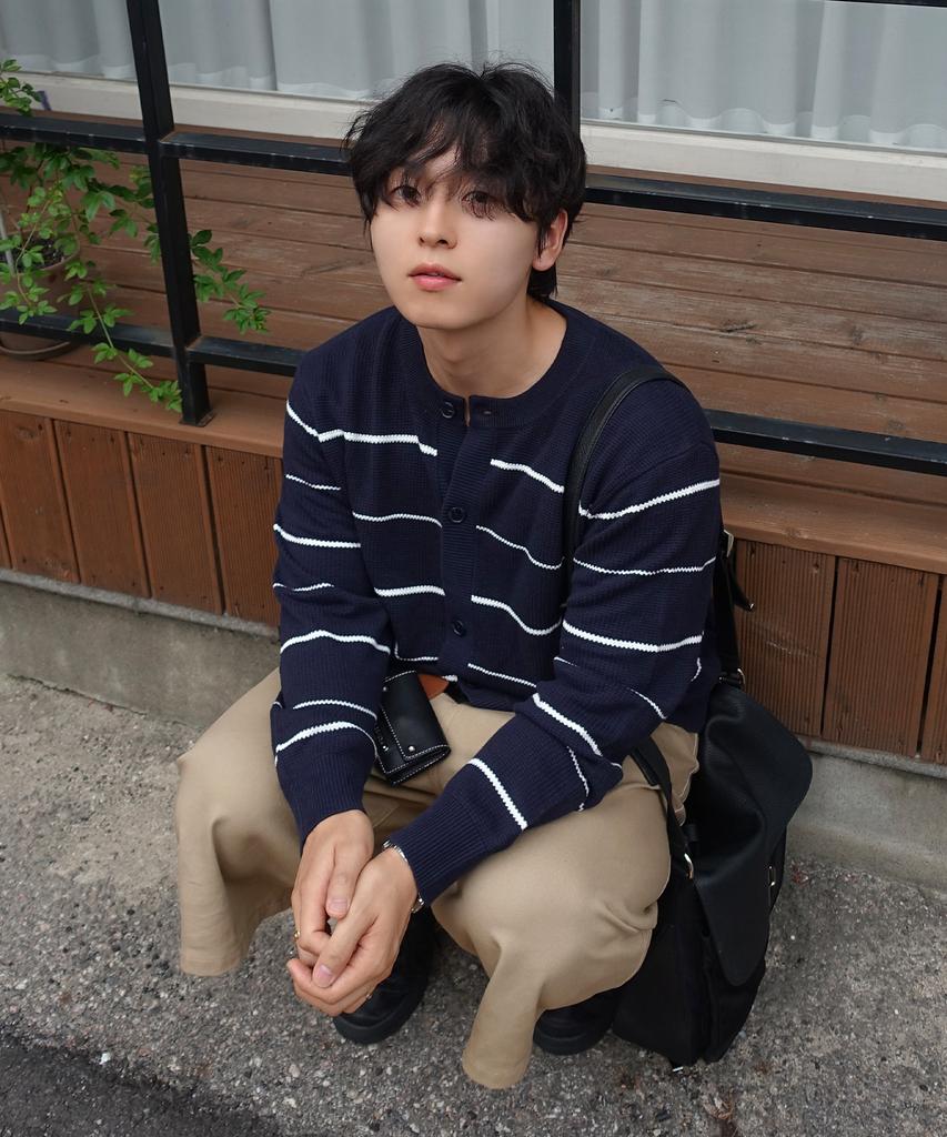 Mindbridge [Couture] Striped Round Semi-Overfit Cardigan