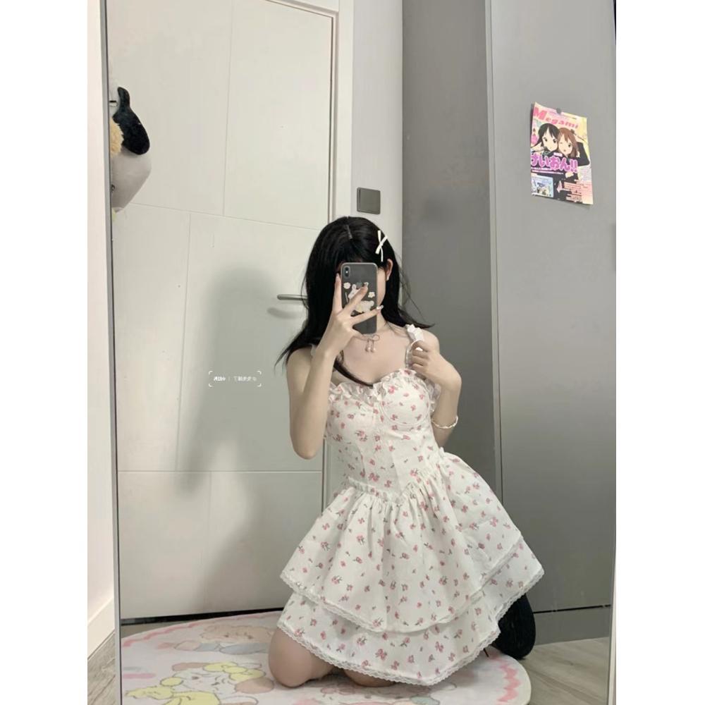 This year's popular beautiful skirt, sweet style suspender dress, floral waist, sweet and spicy skirt
