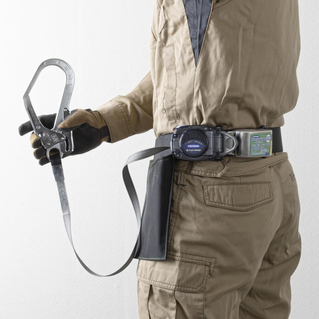 Nový standardní typ opasku na torzo zatahovací, zatahovací černá velikost opasku L Délka opasku 1400 mm přezka pro snadné připevnění a odpojení Vyrobeno v Japonsku na podzim