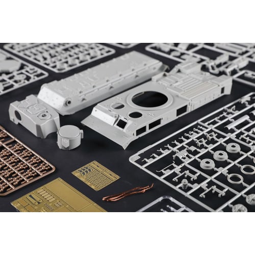 Trumpeter 1/35 ZPRK DB 96K6 Pantsir-S1 Plastic Model Kit 01093