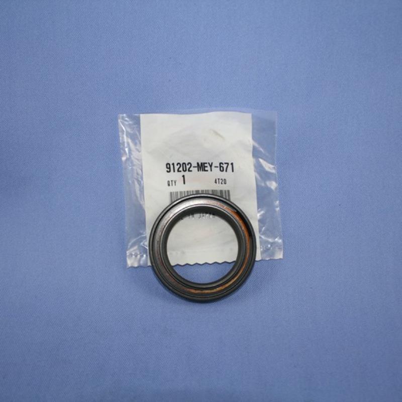 For  CRF250R/CRF450R CRF250X/CRF450X Right Crankshaft Oil Seal 91202-MEY-671