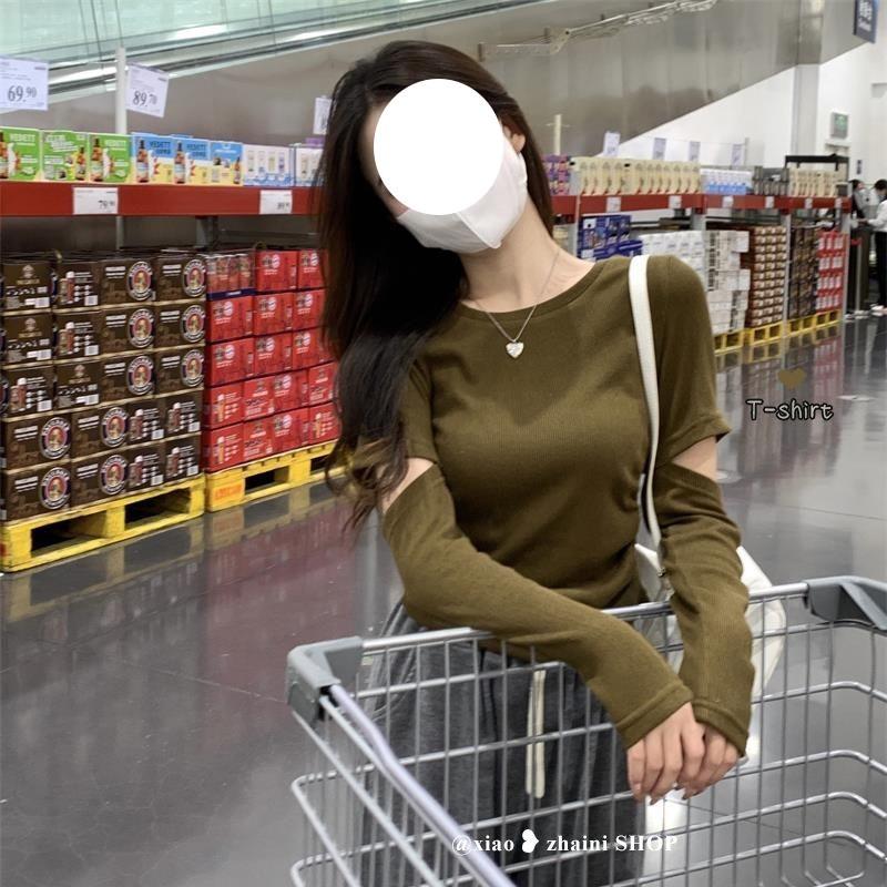 Round-neck, Hollowed-out Long-sleeved T-shirt for Women, A Unique and Stylish Short and Slimming Top In The Korean Style for Autumn