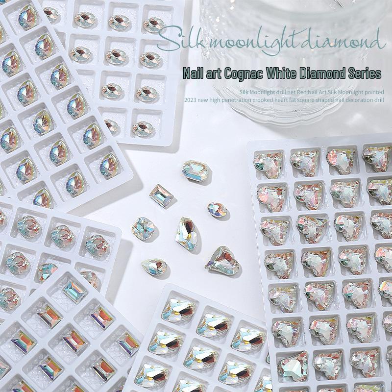 

Переливающийся Звездный Небо Неправильный Бриллиант Нейл-арт - Супер Блестящее Кривое Сердце в Коньячном и Белом