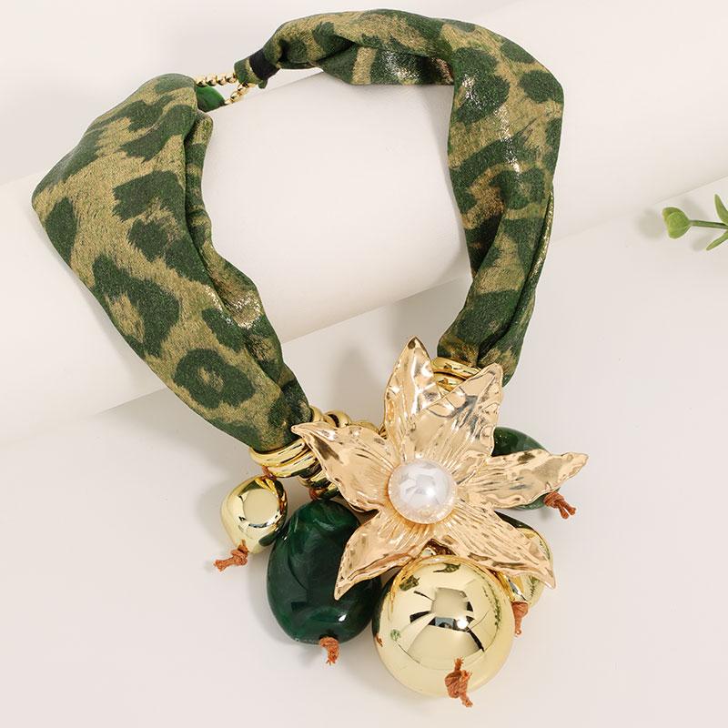 Statement Leopard Necklace Flower Pendant for Woman Girl Wedding Party Jewelry