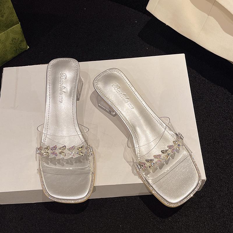 

Прозрачные шлепанцы женские для улицы 2025 лето новая стразы толстый каблук на одном слове кристалл средний каблук крутые шлепанцы 40