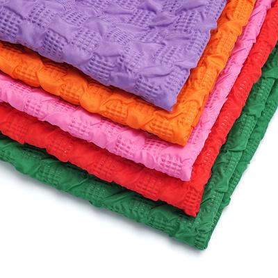 100cm*137cm Buntes PU-Leder Wasserdichte Steppdeckenstoff Geprägter Polyester-Baumwollstoff für Kleidung Ledertasche