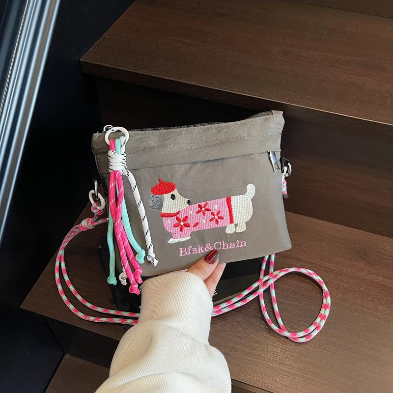 

Summer High-End Commuting Niche Mobile Phone Messenger Small Bag Female Tide Dachshund Dog Embroidered Canvas Bag серый