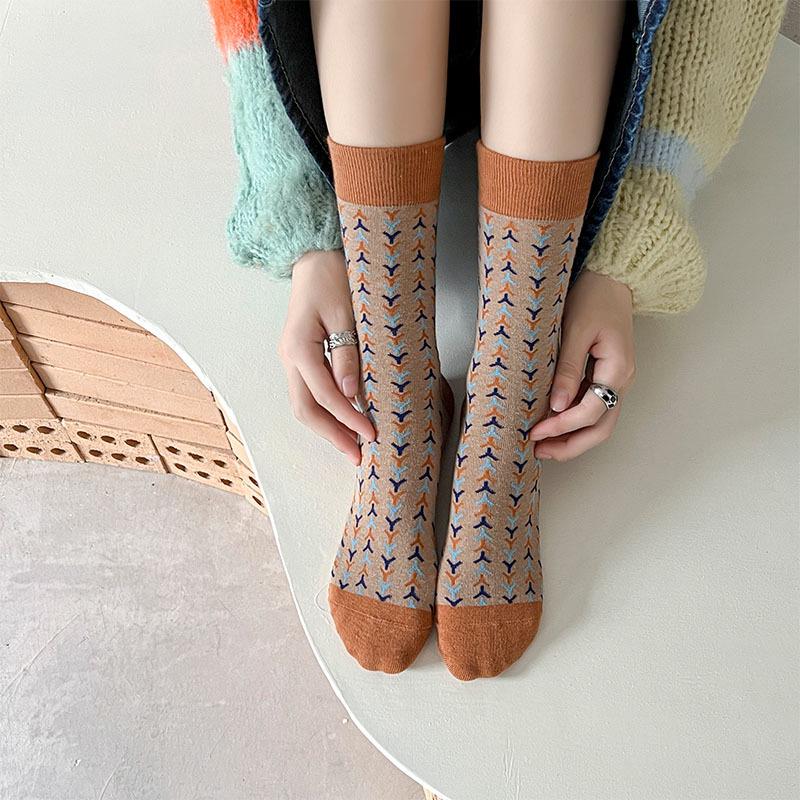 Mori-Style Retro Plaid Mid-Calf Socks for Women - Trendy Korean Fashion, Autumn/Winter