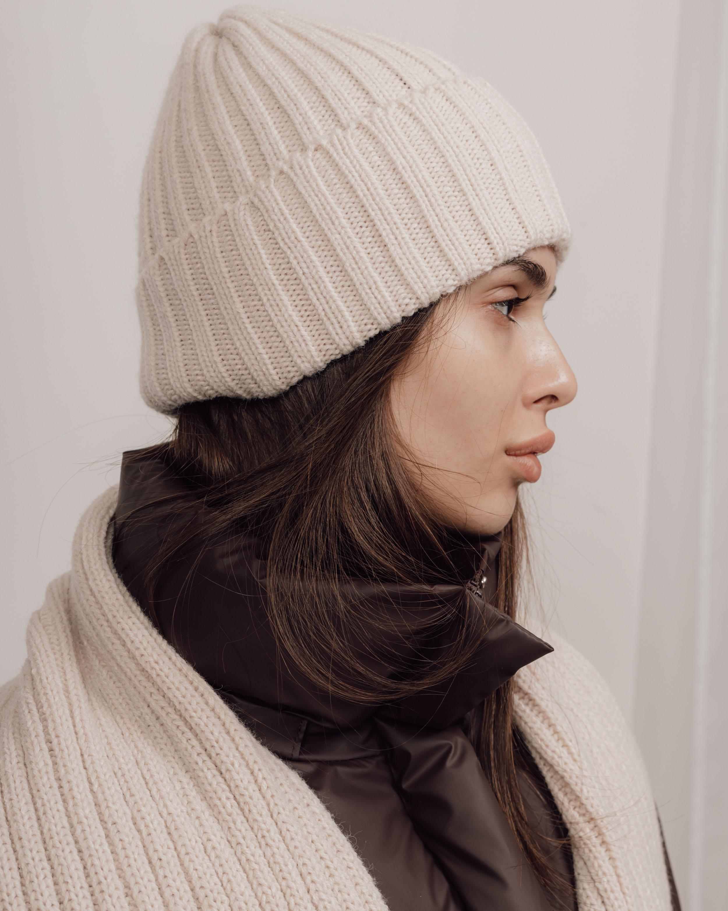 

Шапка SumWin 14522 світло-бежева One Size світло-синій колір