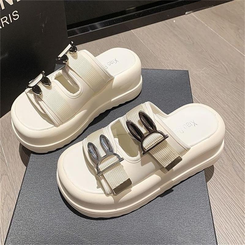 Slippers women's summer wear 2025 popular Internet celebrities super fire thick bottom small niche high-end new cool slippers