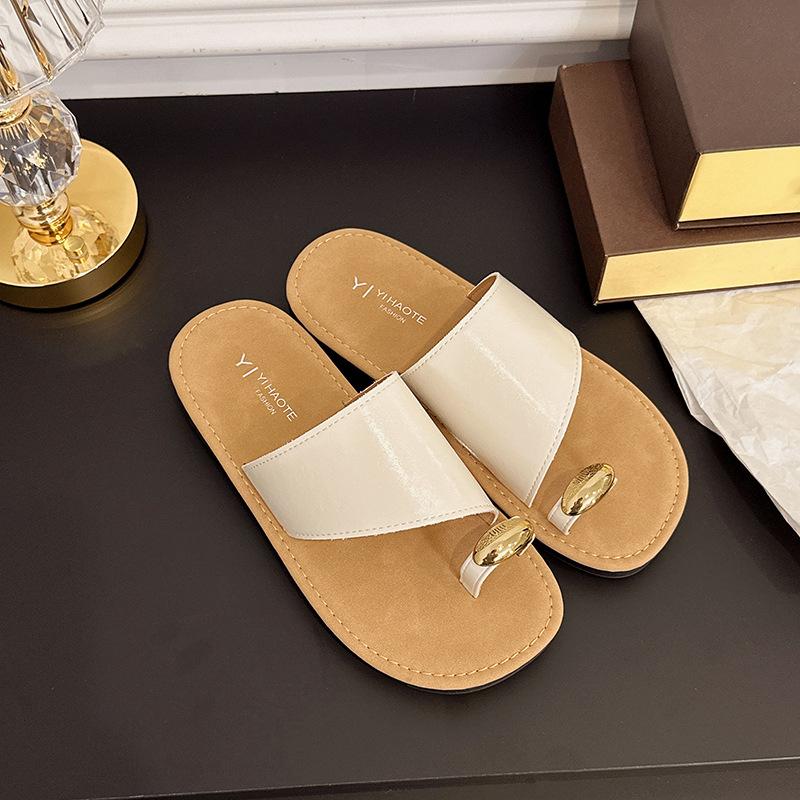 Metallschließe Set Zehentrenner Flip-Flops Damen 2025 Sommer neu Nische flachsohlige Zehensandalen weichsohlige Strandsandalen