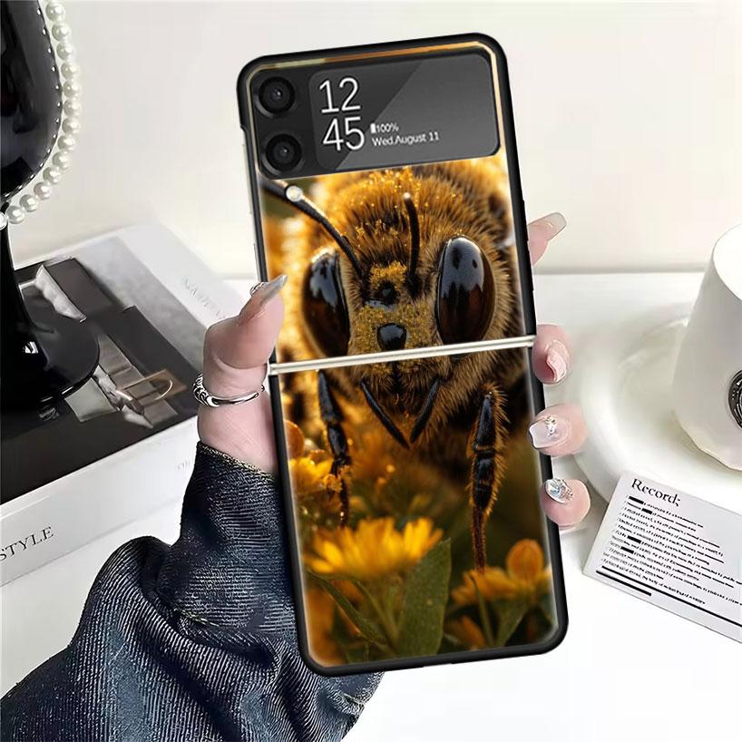Bee Keeping Honey Animal Cases For Samsung Galaxy Z Flip 4 5 6 7 3 Z Flip7 Flip6 Flip4 Flip5 Flip3 5G Hard Shockproof Fundas Cov