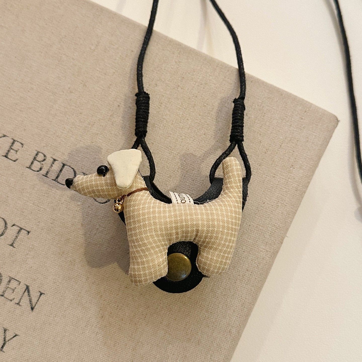 

Animation Dachshund Leather Glasses Clip Hanging Neck Decorative Accessories Portable Cute Stylish Versatile Eyeglass Storage Present