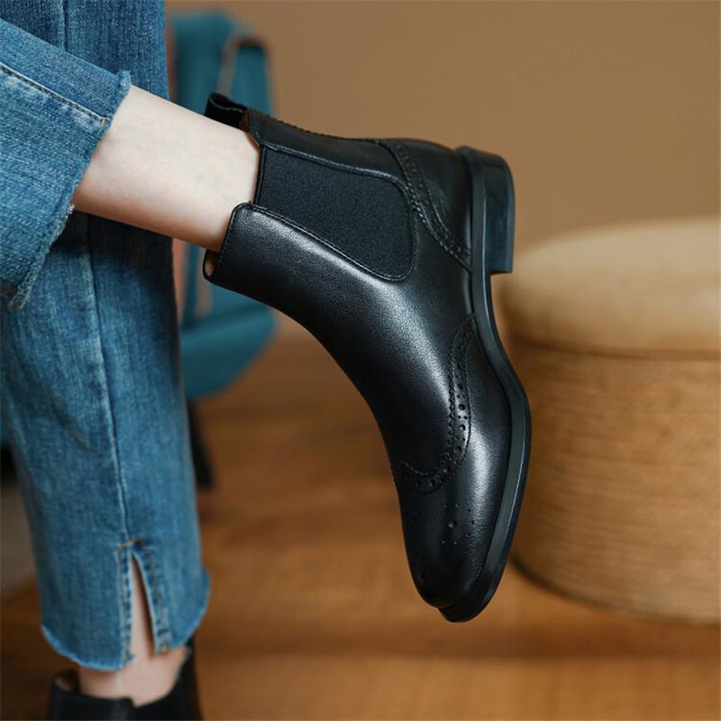 Fashion New Autumn Winter Genuine Leather Women Shoes Fashion Round Toe Boots for Women Brogue Designs Low Heels Women Knight Boots