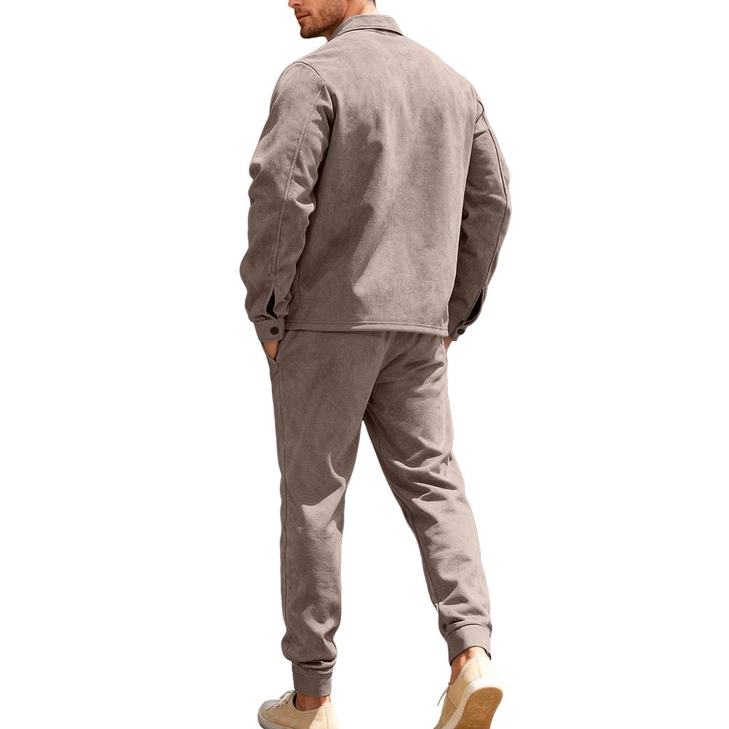 Completo casual sportivo da uomo con giacca button-down e pantaloni