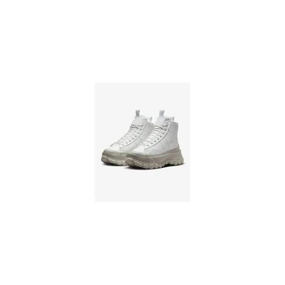 Sneakers FQ9065 100 DOM