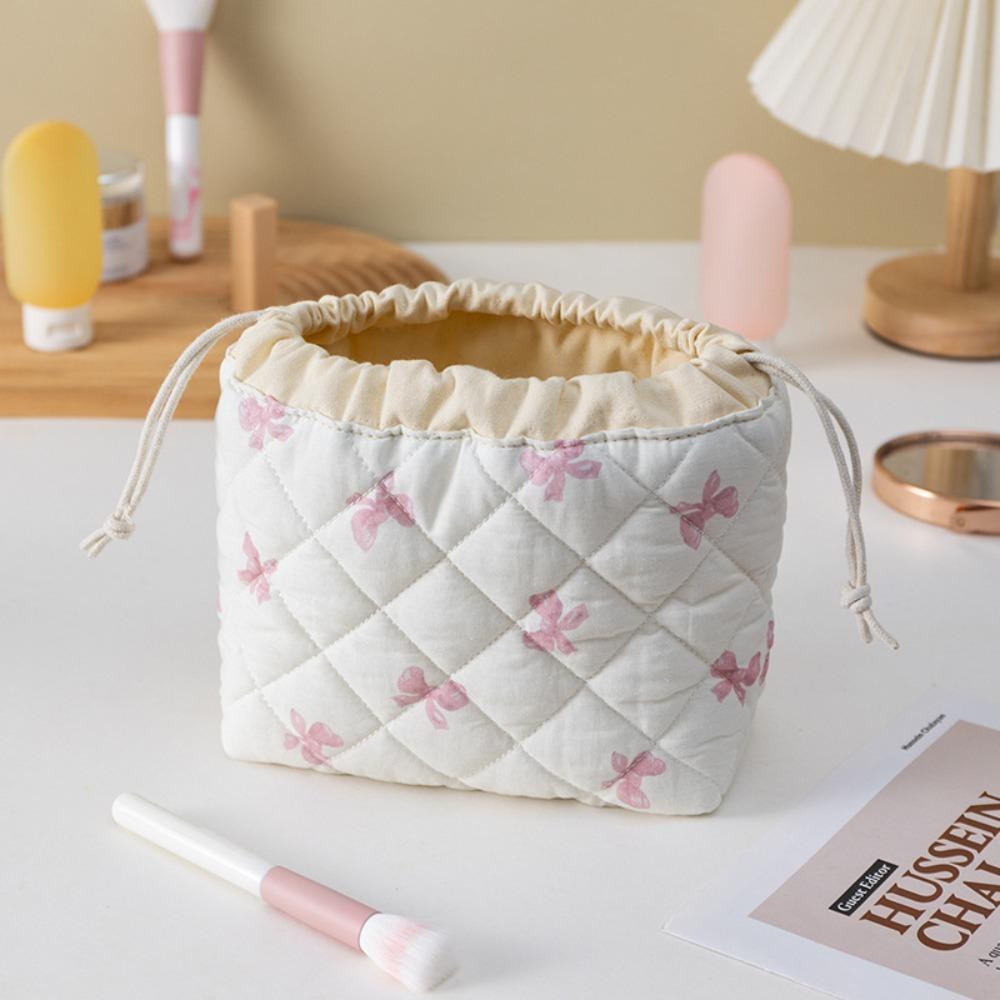 New Vintage Flower Makeup Bag Large Capacity Drawstring Wash Pouch Handbag Quilted Bag Female