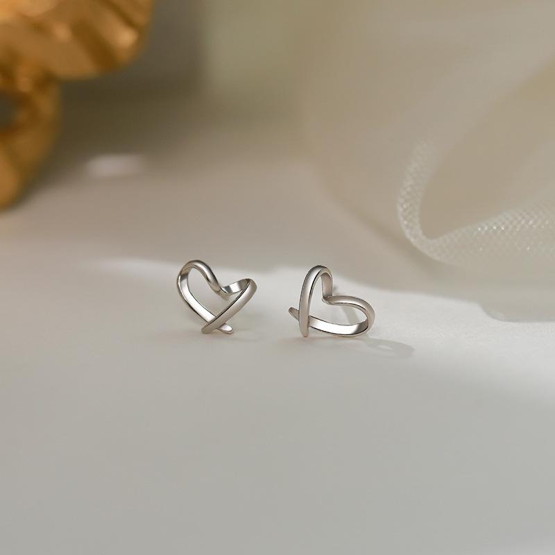 Sweet Mini Hollow Heart Earrings Fashion Simple Earrings Cute Heart Shaped Accessories copper