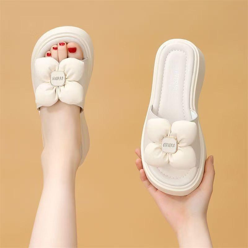 Korean version of the flower thick-soled outer wear on the feet, super comfortable with skirts, versatile sandals 2025 summer new cool slippers