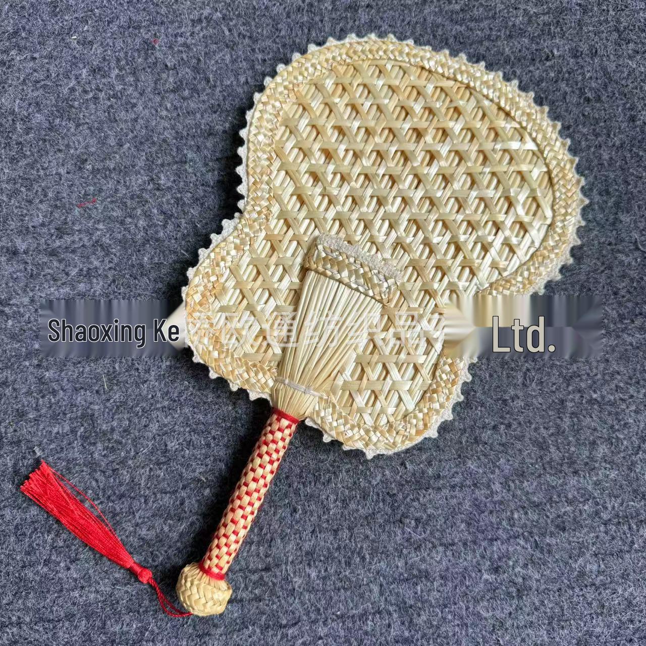 Handwoven Wheat Straw Banana Leaf Fan: Classical Chinese Retro Dance Fan