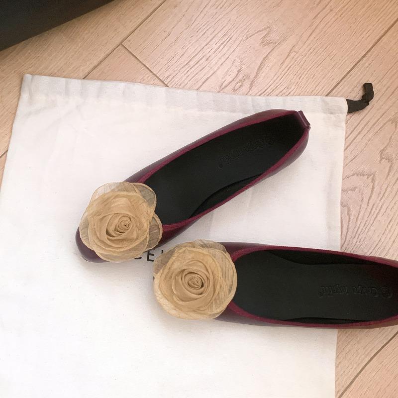 Cowhide version~ retro square head shallow mouth single shoes women's new skirt literary style flower flats