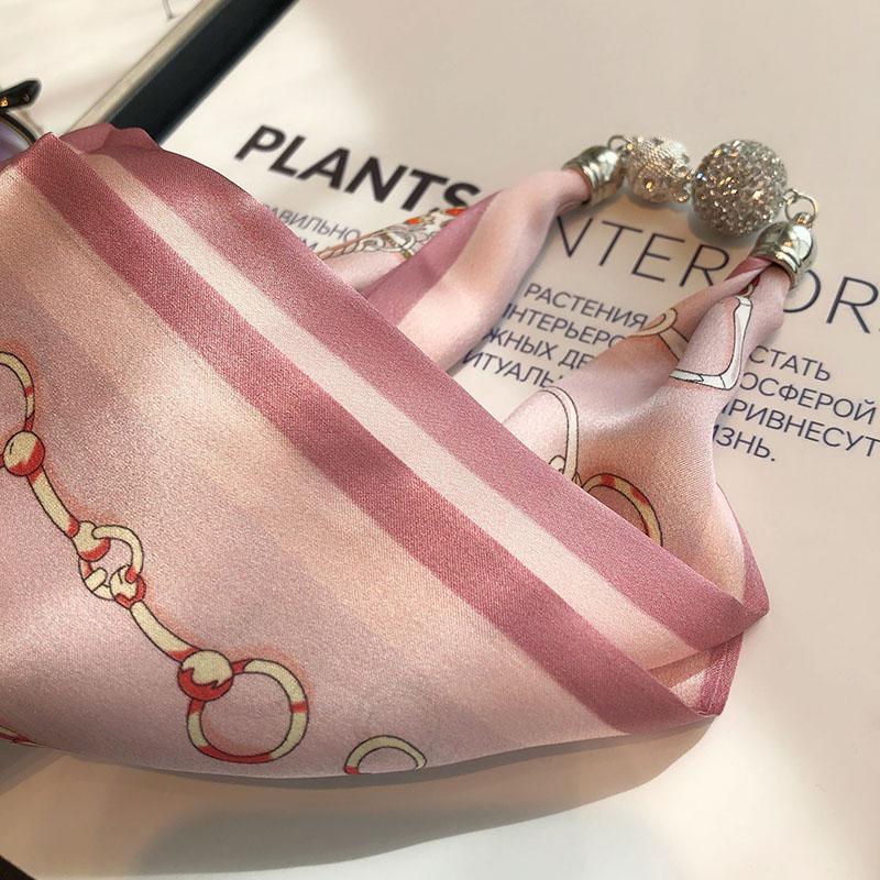 Różowy Szal Jedwabny Imitacja Jedwabiu, Naszyjnik z Magnetyczną Klamrą, Wisiorek, Dopaminowy Strój, Ochrona Kręgosłupa Szyjnego, Damski Mały Szal i Koszula.