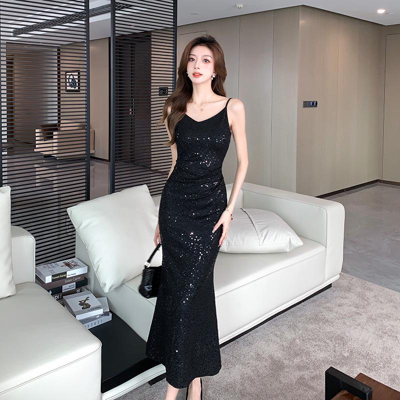 

Элегантное черное платье-рыбий хвост с пайетками - сексуальное платье с открытой спиной и высокой талией для блестящих банкетов M чёрный