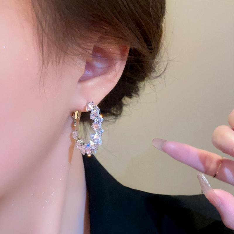 Super Flash Circle Earrings with Geometric Niche Design High Grade Earrings Versatile Daily Commuter Earrings for Women