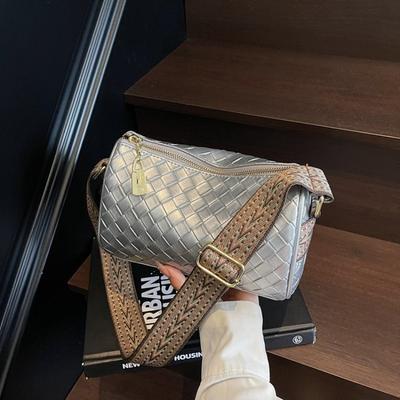 Popular Small Bag Women's New Fashion Niche Broadband Shoulder Messenger Bag Women's Bag Pillow Bag