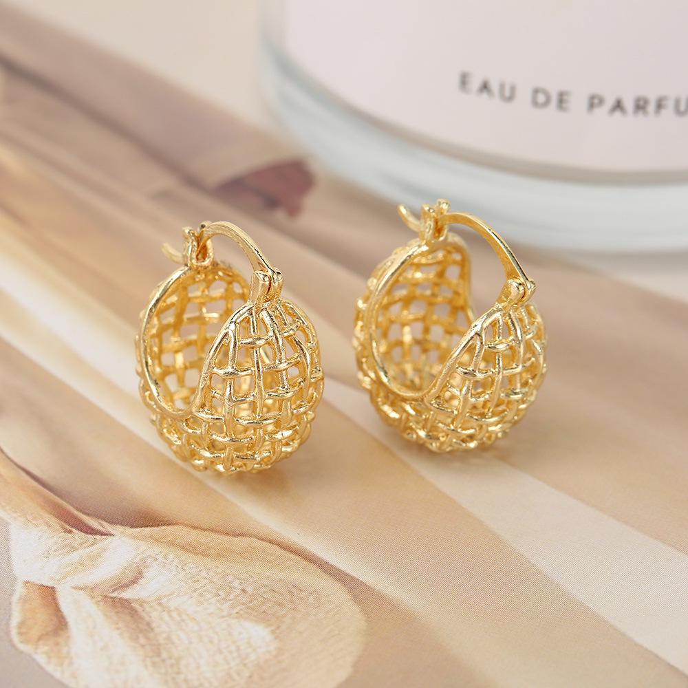 European & American Fashion Woven Ball Earrings: Unique Vegetable Basket Design, Luxurious High-End Feel for Women